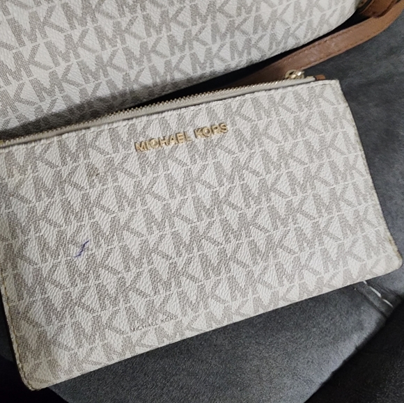 MK - Picture 7 of 13